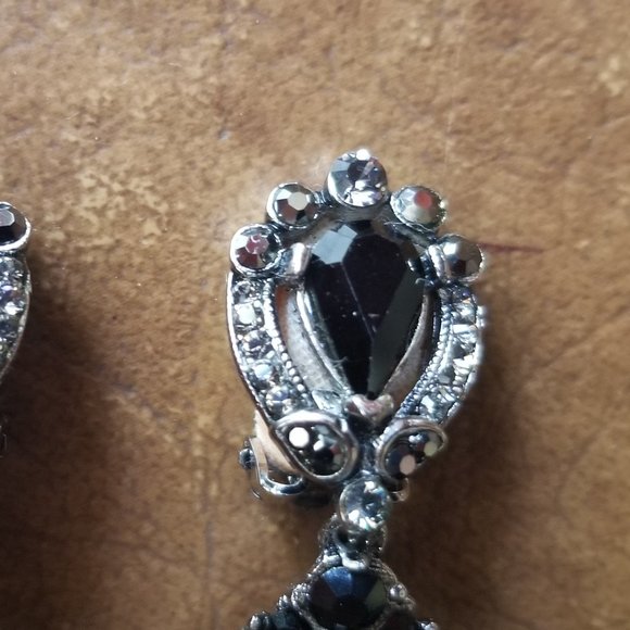 RARE VINTAGE JOSE & MARIA BARRERA BLACK CRYSTAL DROP EVENING CHANDELIER EARRINGS - Picture 11 of 12